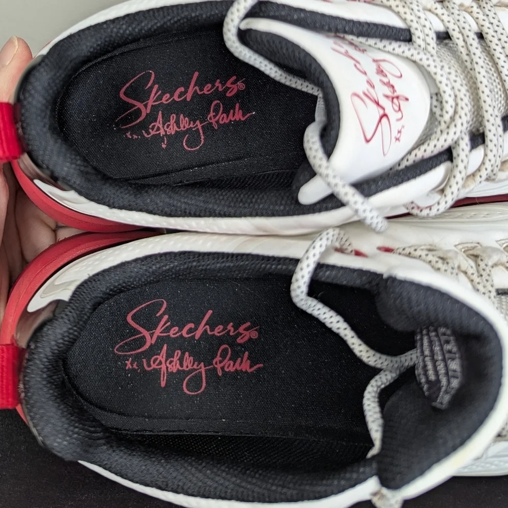 Skechers Ashley Park Street Glam Point the Way Sneakers‎ White Black Red Size 8